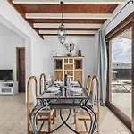 Bezanilla - Vipvipvillas * Πλάγια Μπλάνκα