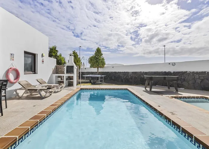 Bezanilla - Vipvipvillas Vila *